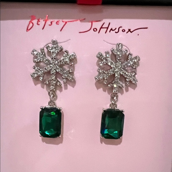 Betsey Johnson | Crystal Snowflake Earrings w/ Emerald Green Gem - Picture 7 of 7